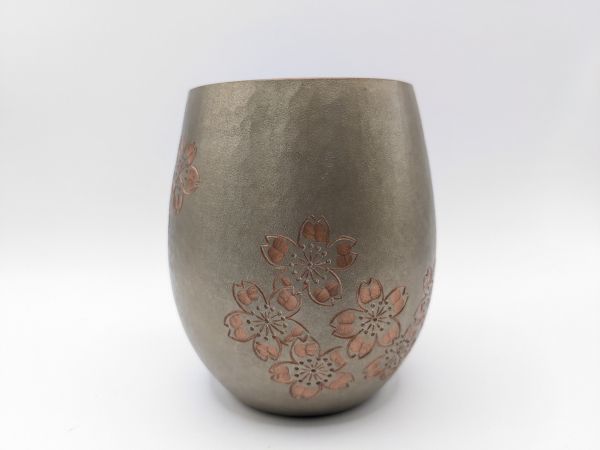 玉川堂 銅製 酒器揃 鎚起銅器 桜柄 金属工芸 未使用保管品 共布・箱付き 未使用保管品（M5869）_画像3