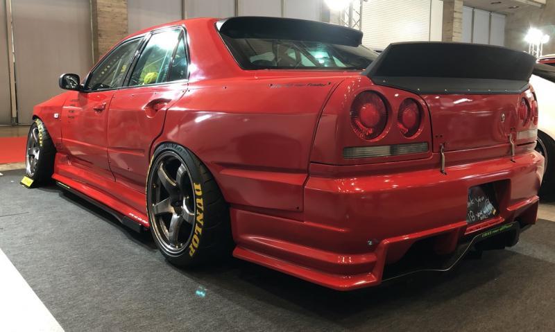 ユーラス URAS R34 SKYLINE 4Dr TYPE-RZ サイドステップ_画像1