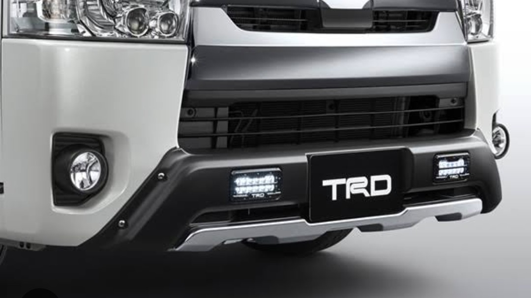 TRD LED付　4型～ 200 ハイエース フロントスポイラー　標準ボディ MS341-26003 シルバー 純正 ナロー　トヨタ _取付後、参考画像です。