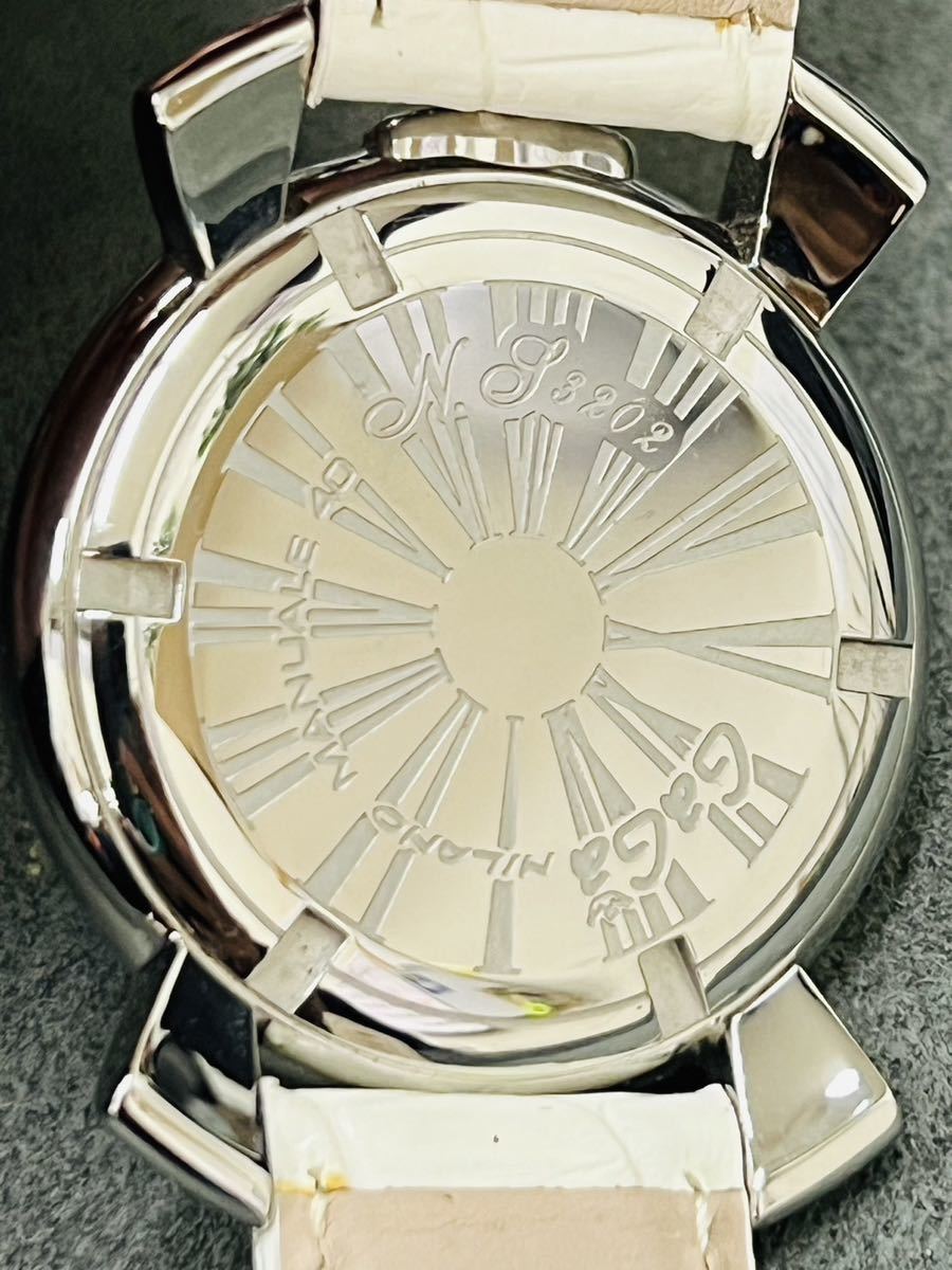 美品】GaGa MILANO ガガミラノ マヌアーレ40 5020 1 ホワイト 美品】GaGa MILANO ガガミラノ マヌアーレ40 5020 1 ホワイト