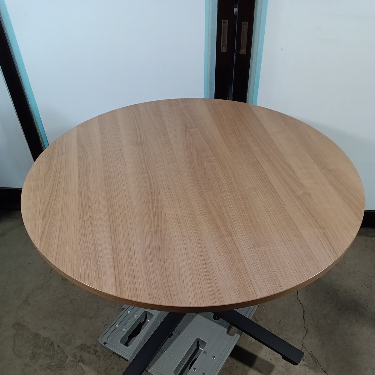  из дерева настольный круг стол φ1050h720kokyo2019 год производства ①mi-ting стол 