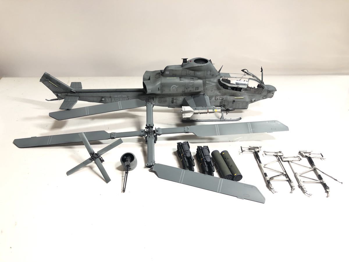 アカデミー　1/35 AH-1Z ヴァイパー　アメリカ海軍機　軍用機　ミリタニー　完成品　プラモデル　_画像10