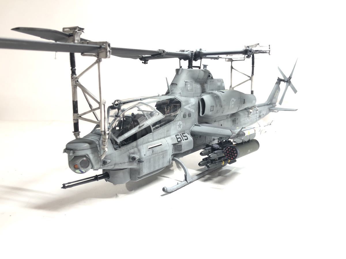 アカデミー　1/35 AH-1Z ヴァイパー　アメリカ海軍機　軍用機　ミリタニー　完成品　プラモデル　_画像2