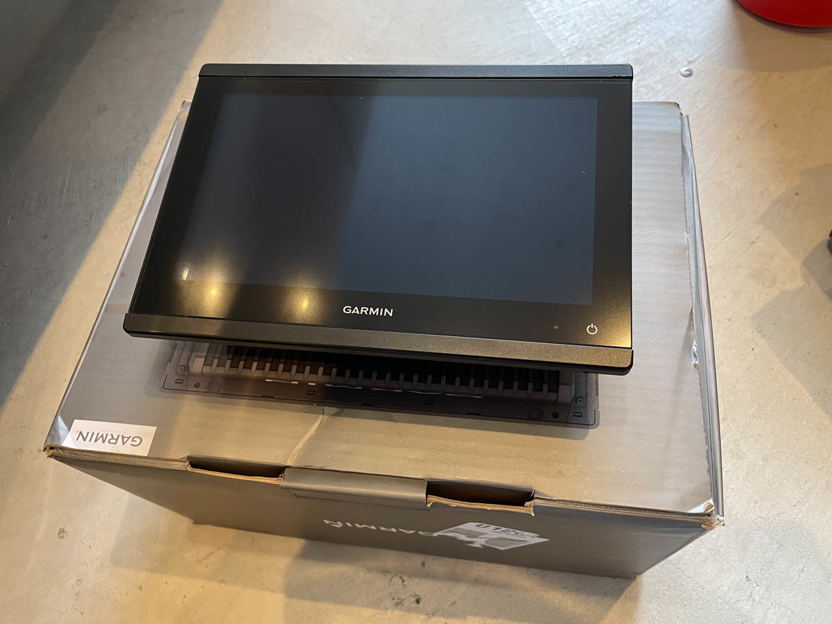 超美品 即日発送 GARMIN ガーミン GPSMAP 943xsv ライブスコープ エコマップ (検索ウルトラ lvs 32 34 フォース ローランス HDS LIVE 12 _画像3