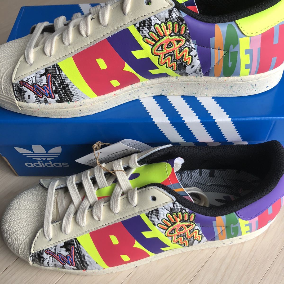 送料込★ 新品未使用 adidas originals SUPERSTAR スーパースター オリジナルス マルチカラー ネオン バイカラー トレフォイル