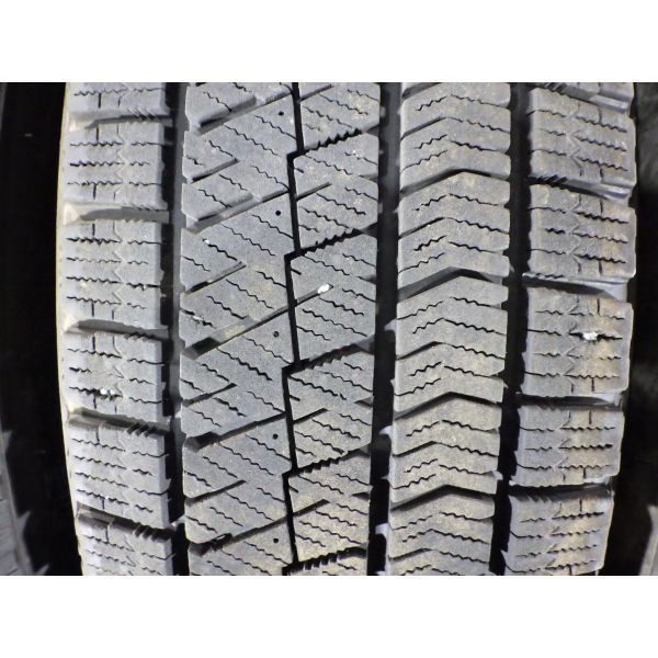 ☆送料無料☆BRIDGESTONE／ブリヂストン BLIZZAK VRX2 195/65R15 4本◎2017年製7~8分山スタッドレス◎中古 溝シワあり_画像3