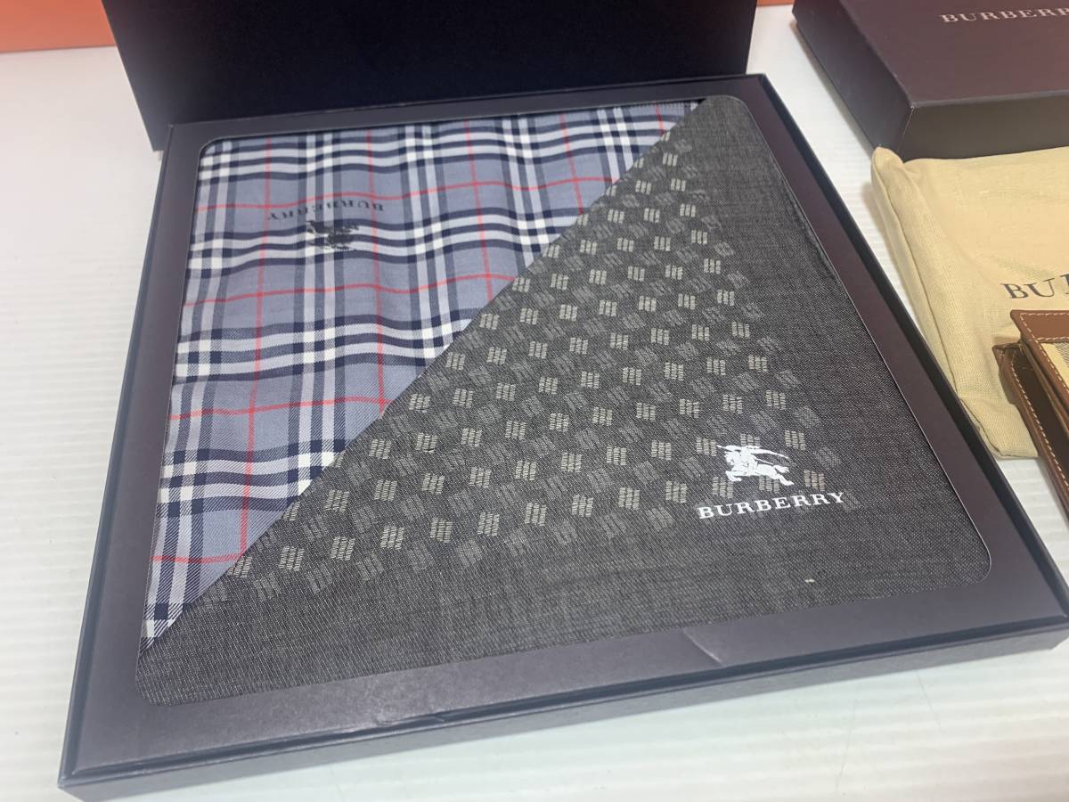 12/41☆BURBERRY　バーバリー　2つ折り財布　ハンカチセット　箱有【写真追加あり】☆C1_画像2