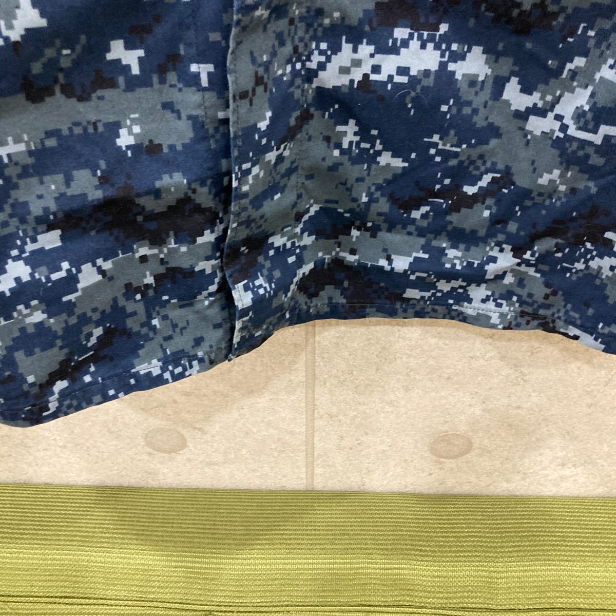 YK-4763 中古品 ミリタリー系 米軍 長袖シャツ アメリカ #海兵隊 #佐官級 USMC 放出品 size small regular 沖縄 U.S.NAVYネイビー 迷彩_画像5