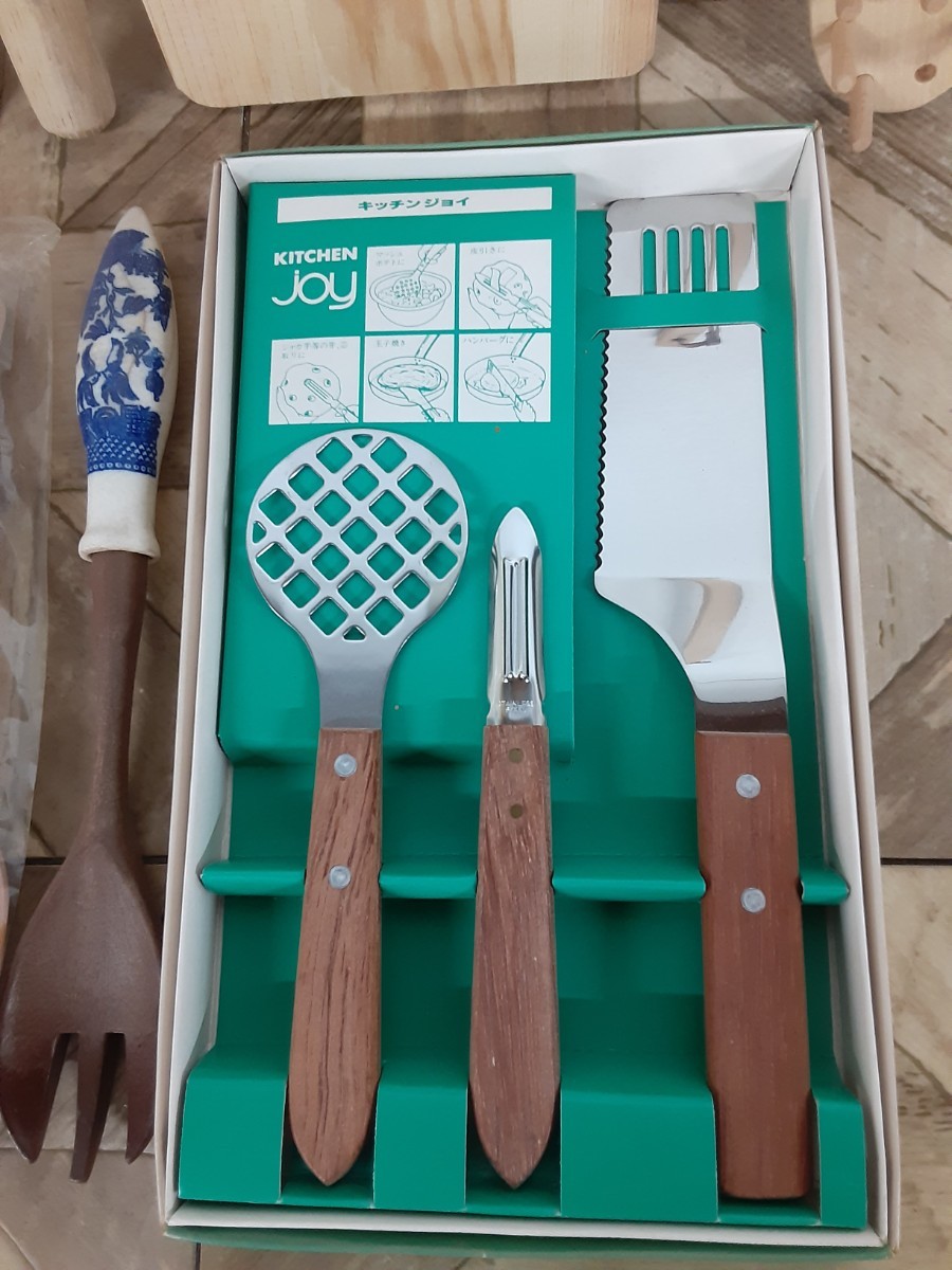  kitchen miscellaneous goods 2] unused equipped together wooden cookware cutting board chopsticks spoon Fork .... taking . leather discount other antique 