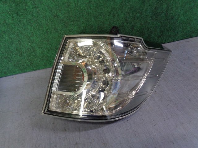 2kurudepa H19年 MPV DBA-LY3P 右 テール ランプ ライト L208-51-150H ＬＥＤ STANLEY P5134 9008_画像1