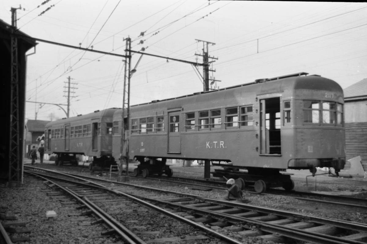 (B23)467 写真 古写真 鉄道 鉄道写真 京王 京王電鉄 京王帝都電鉄 2117 2118 他 昭和37年頃 フィルム 変形 白黒 ネガ まとめて 6コマ _画像8