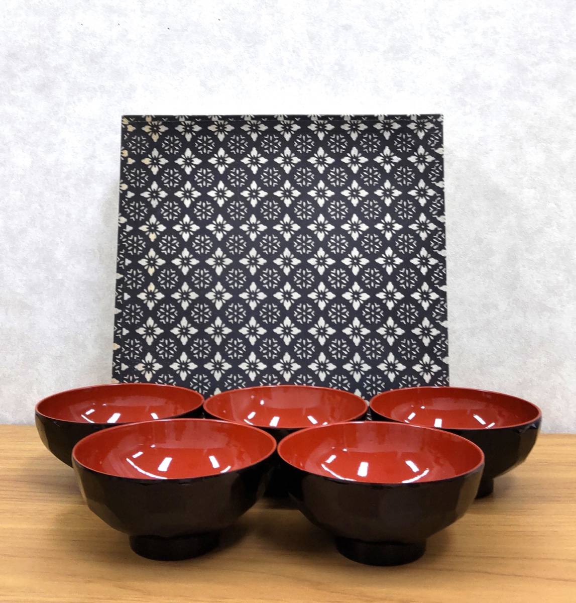 #14776【保管品】★☆碗　汁椀　5客　ウレタン塗装　ユリア樹脂　滑りにくいデザイン　 和食器　食器　業務用☆★_画像1