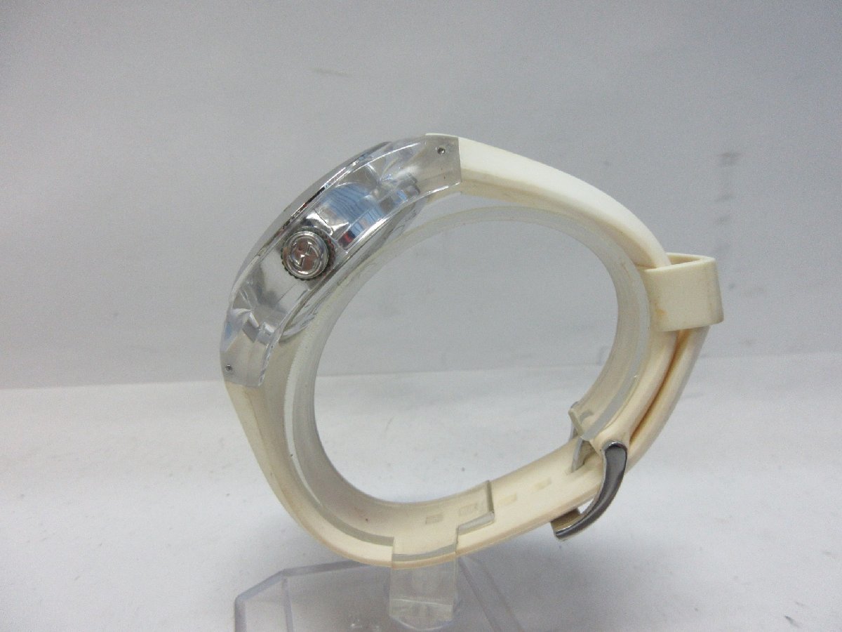 1000円～ジャンク グッチ GUCCI 137.1 シンク SS×ラバー クオーツ メンズ腕時計_画像3