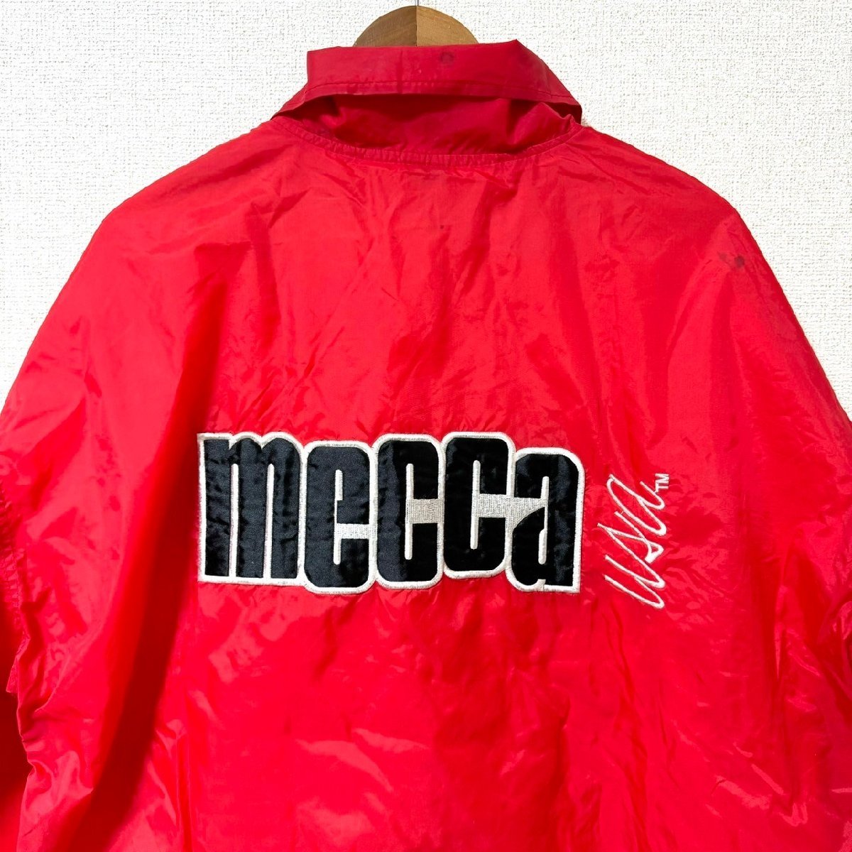 (^w^)b MECCA メッカ 80s 90s ヴィンテージ コーチ ジャケット ジャンパー 裏地付き 裾 ドローコード ボタン ロゴ 刺繍 レッド 8076EE_画像5