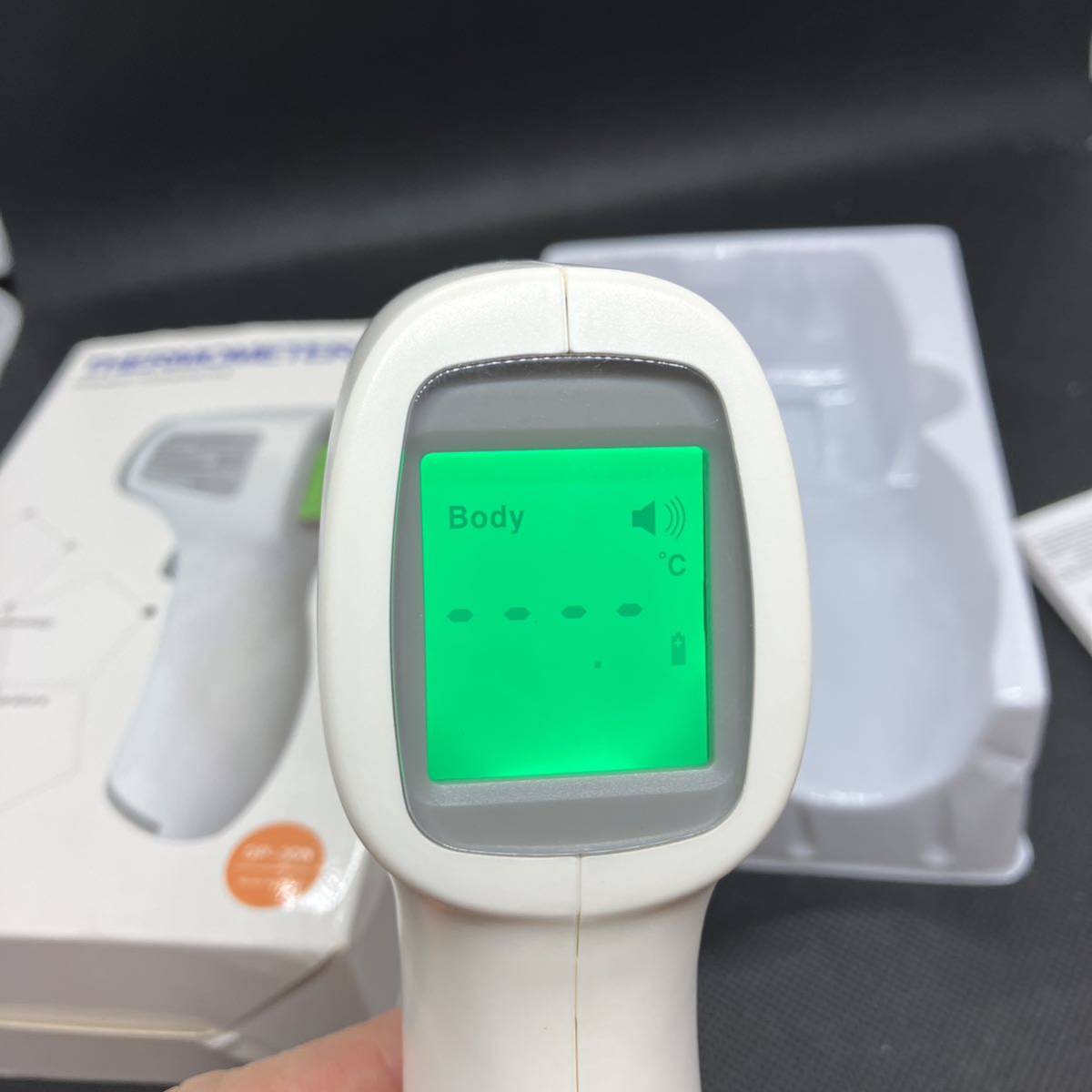 超美品 体温計　thermometer 温度計 非接触 非接触温度計　送料込