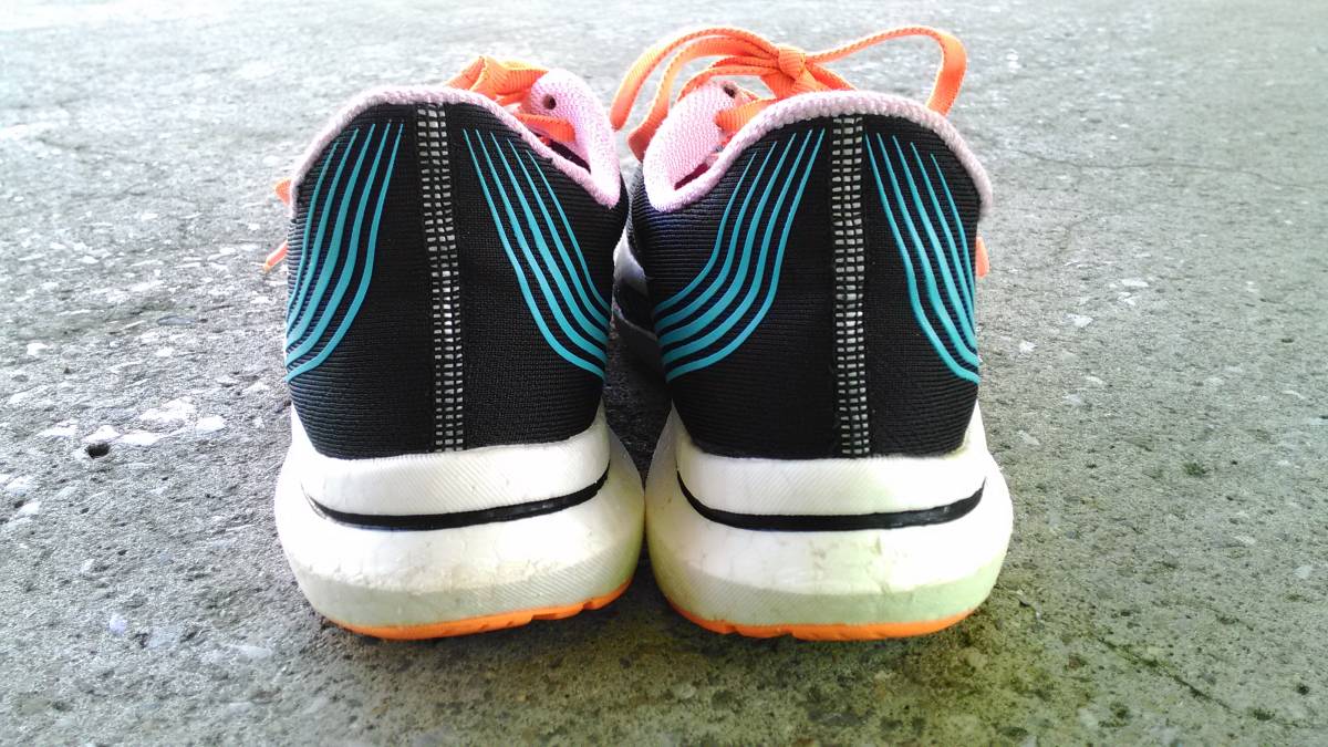 稀少　レディース　 サッカーニ エンドルフィンプロ　ブラック　SAUCONY ENDORPHIN PRO カーボン 25.0cm 定価19800円