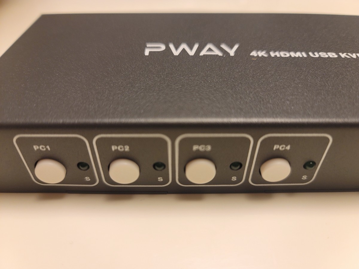 4K KVMスイッチ HDMI フルUSB3.0ポート 4台のPCコンピュータが1台のモニタを共有 切替器 4K PC切替器 HDMI ドライバ不要 pway_画像4