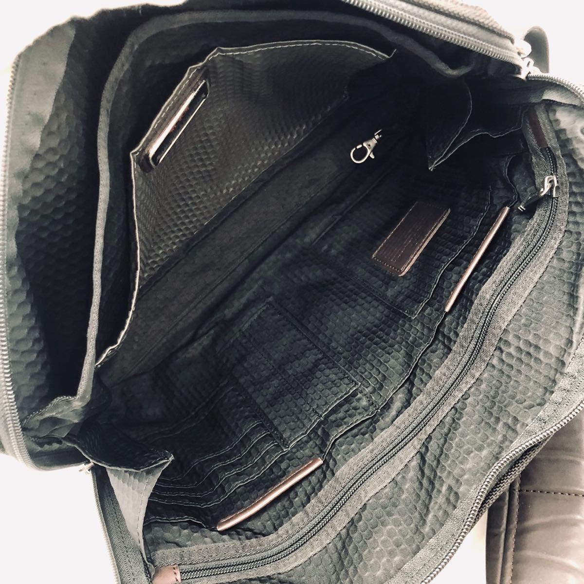 1円〜【極美品】 TUMI トゥミ 2way ALPHA BRAVO アール コンパクトブリーフ メンズ ビジネスバッグ 斜め掛け バリスティック A4/PC可 黒/茶_画像9