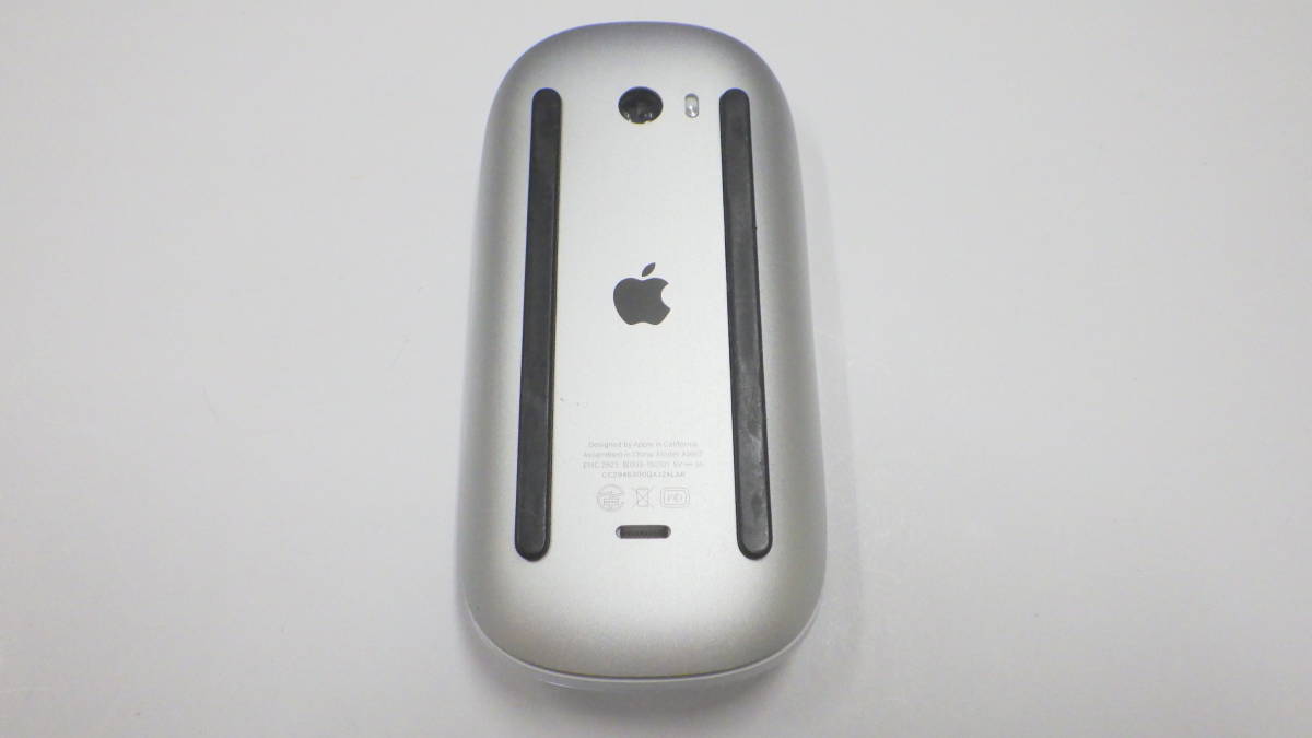 Apple　純正　Magic Mouse 2 ワイヤレスマウス　A1657　ライトニングケーブル付　中古動作品　_画像2