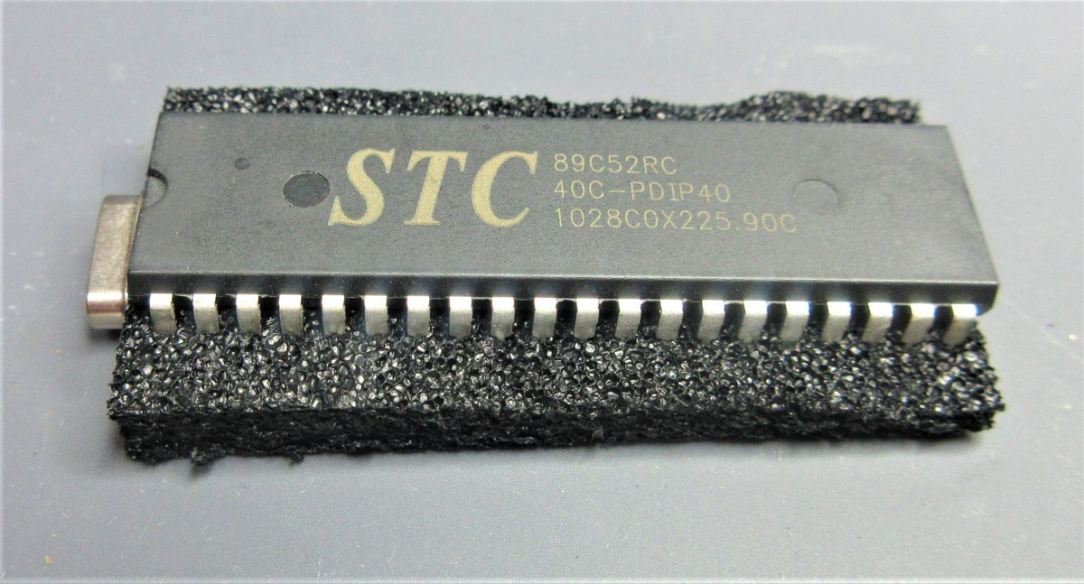 8052系マイコン　STC89C52と１２M水晶セット_画像1