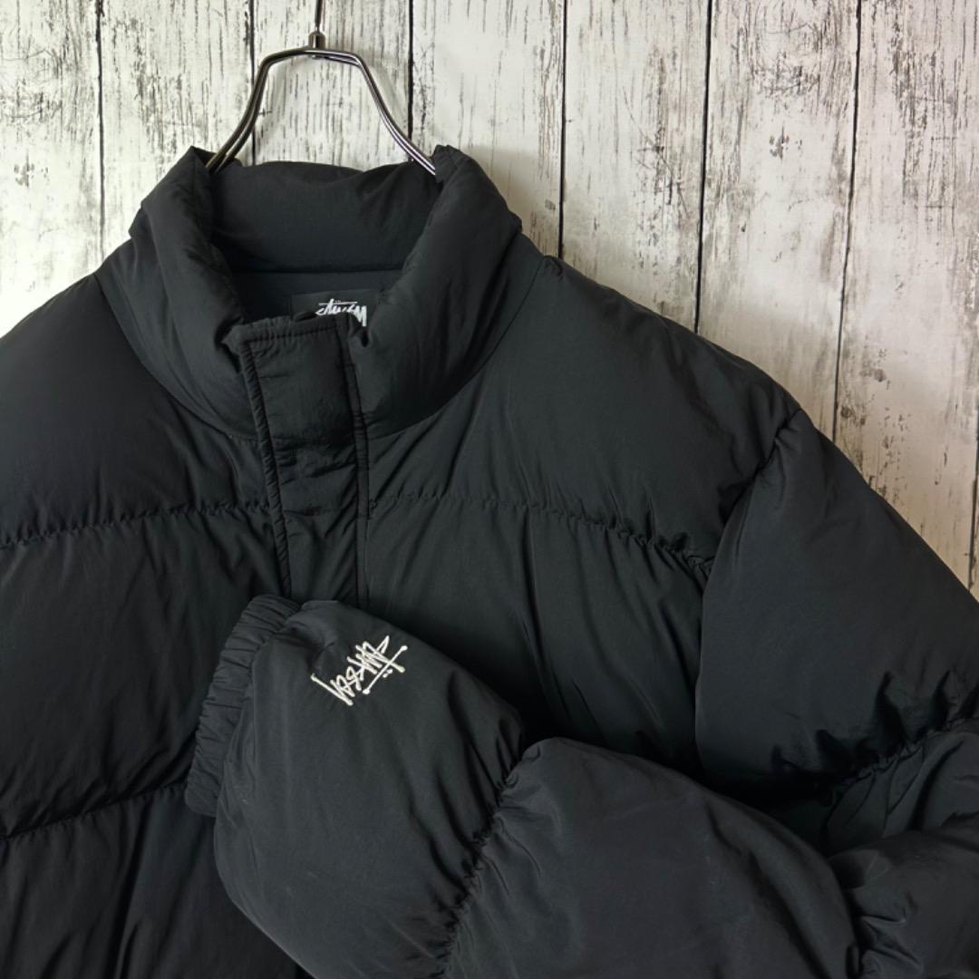 【希少】STUSSY ステューシー 刺繍ワンポイント ダウンジャケット XL パファジャケット 黒 ブラック 白 ホワイト