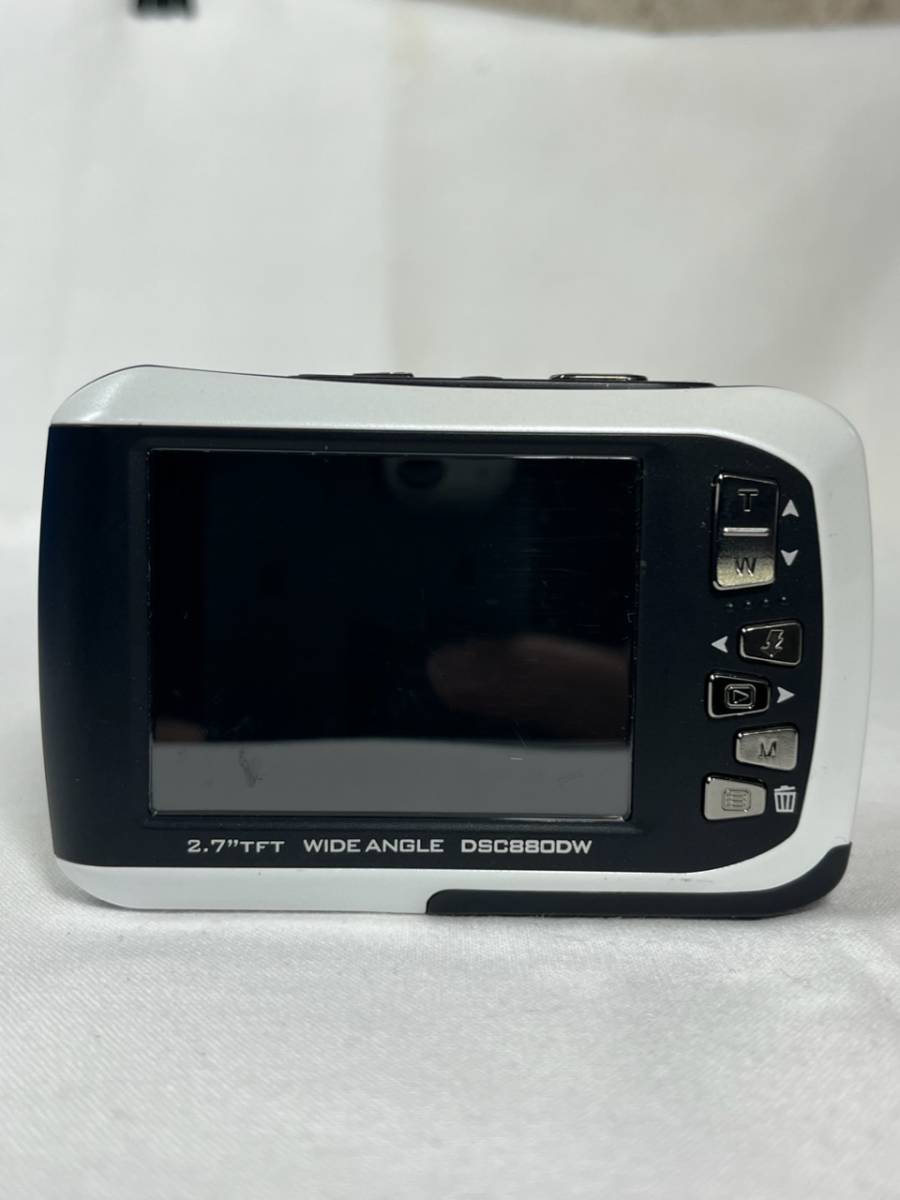 t Kenko / ケンコー コンパクトデジタルカメラ WIDE ANGLE DSC800DW / DUAL LCD DIGITAL CAMERA 動作未確認_画像2