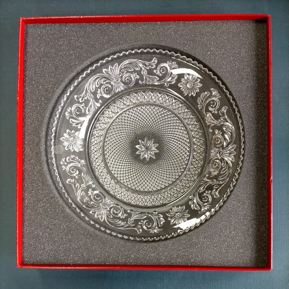 【未使用】★大型★ Baccarat Arabesque crystal plate バカラ アラベスク クリスタプレート 24cm クリスタルガラス 専用箱付きの画像2