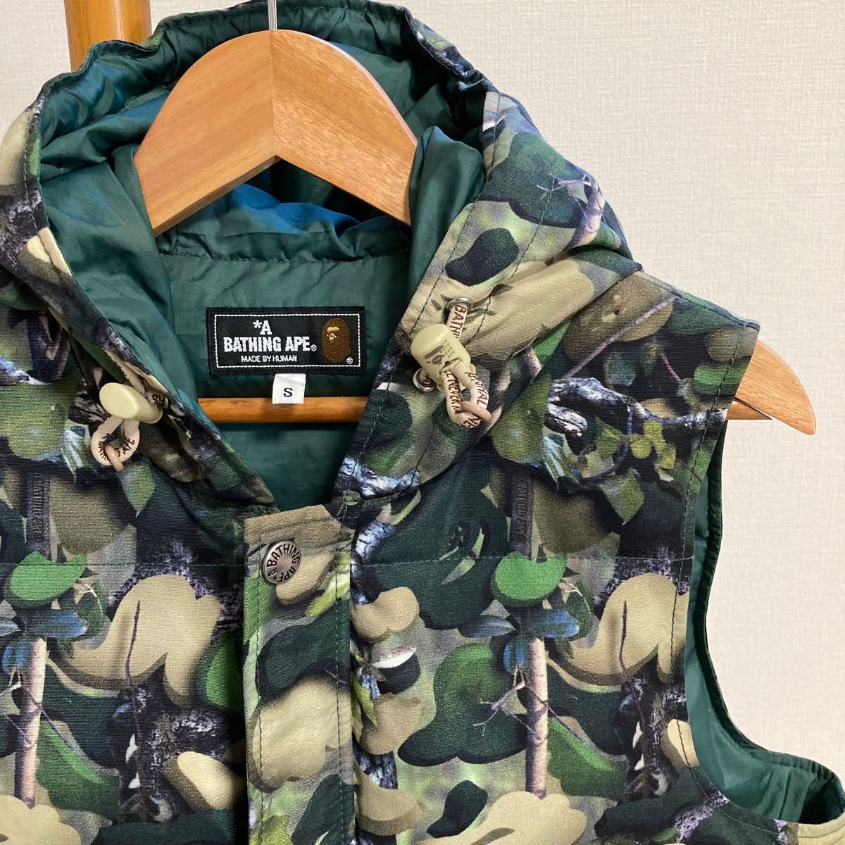 A BATHING APE エイプ　リアルツリー　カモフラ ダウンベスト 迷彩 ベスト　S 総柄　　レディース　キッズ