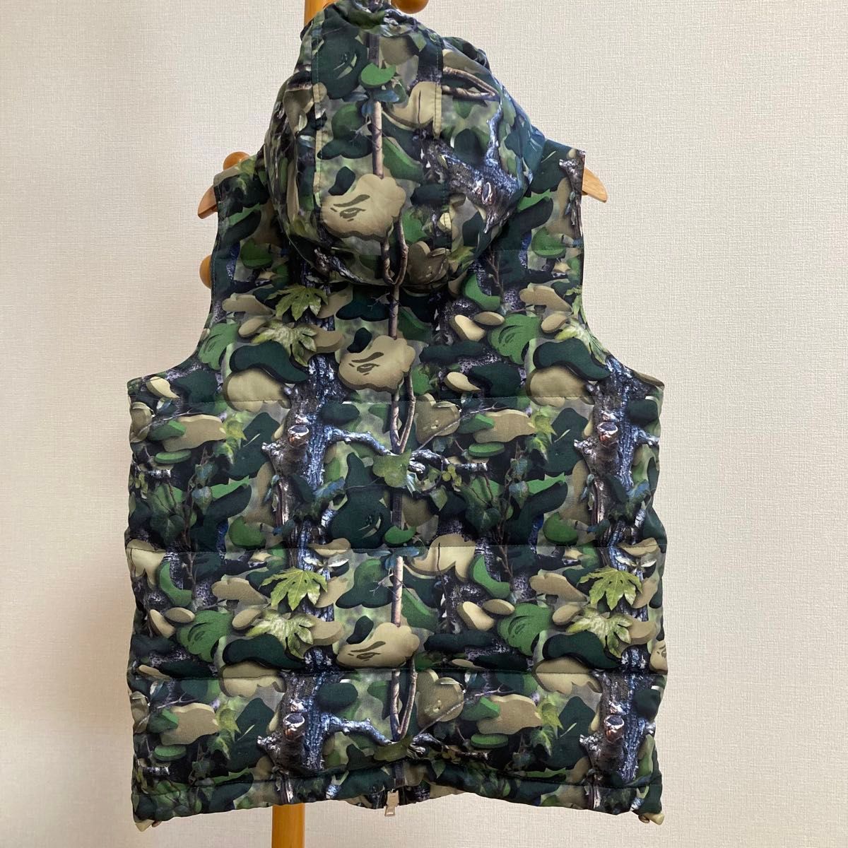 A BATHING APE エイプ　リアルツリー　カモフラ ダウンベスト 迷彩 ベスト　S 総柄　　レディース　キッズ