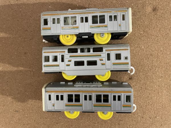 プラレール JR東日本211系 東海道線 ３両ダブルデッカー 中古品 清掃・動作確認済 送料安230円～ 同梱可！ タカラトミー_画像4