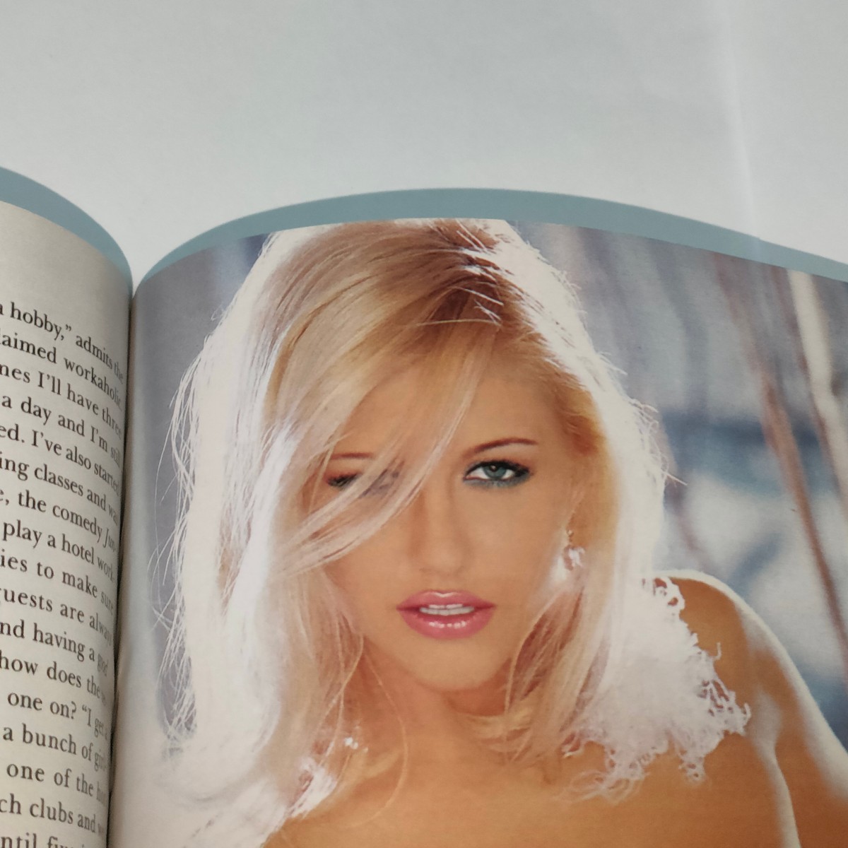 e プレイボーイ PLAYBOY  2002年2月号 雑誌  女性 海外 洋書 グラビア セクシー 女優 ブロンド 金髪 成人の画像6