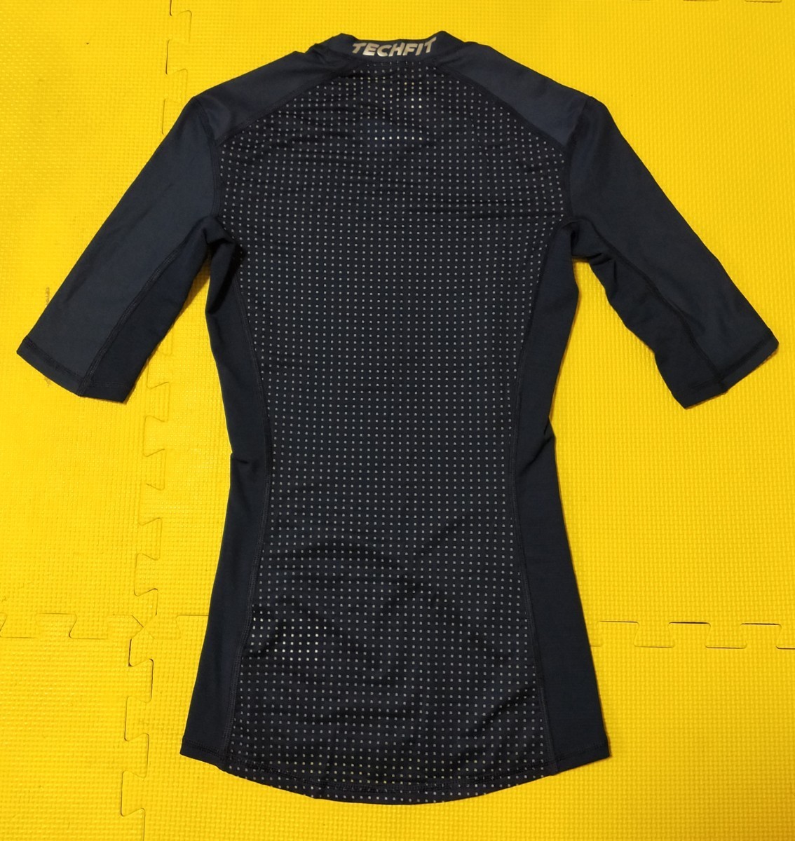 アディダス adidas climachill techfit コンプレッションシャツ インナーシャツ インナーウェア ダークネイビー Mサイズ_画像2