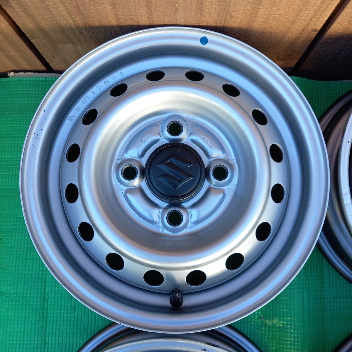 スズキ 純正 12インチ スチールホイール 12×4 00B+45 PCD100 4穴 スズキ 純正 12インチ スチールホイール 12×4 00B+45 PCD100 4穴