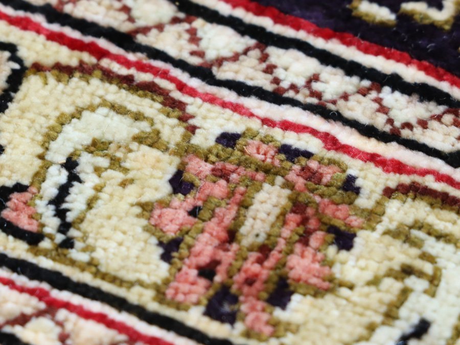 魁◆最高級ペルシャ絨毯 美品 クム産 上質シルク100％ 総手織り100万ノット 201×136㎝ 人気のメダリオン_画像7
