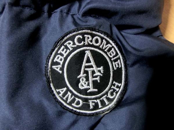 ■Abercrombie&Fitch アバクロンビーアンドフィッチ アバクロ レディース 中綿 ジャケット サイズM 紺系 中古 送料無料！_画像9