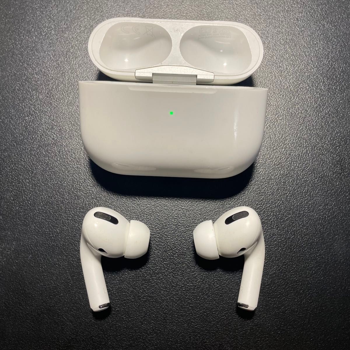 本命ギフト 正規品 Apple AirPods Pro 第1世代 充電ケース＋両耳