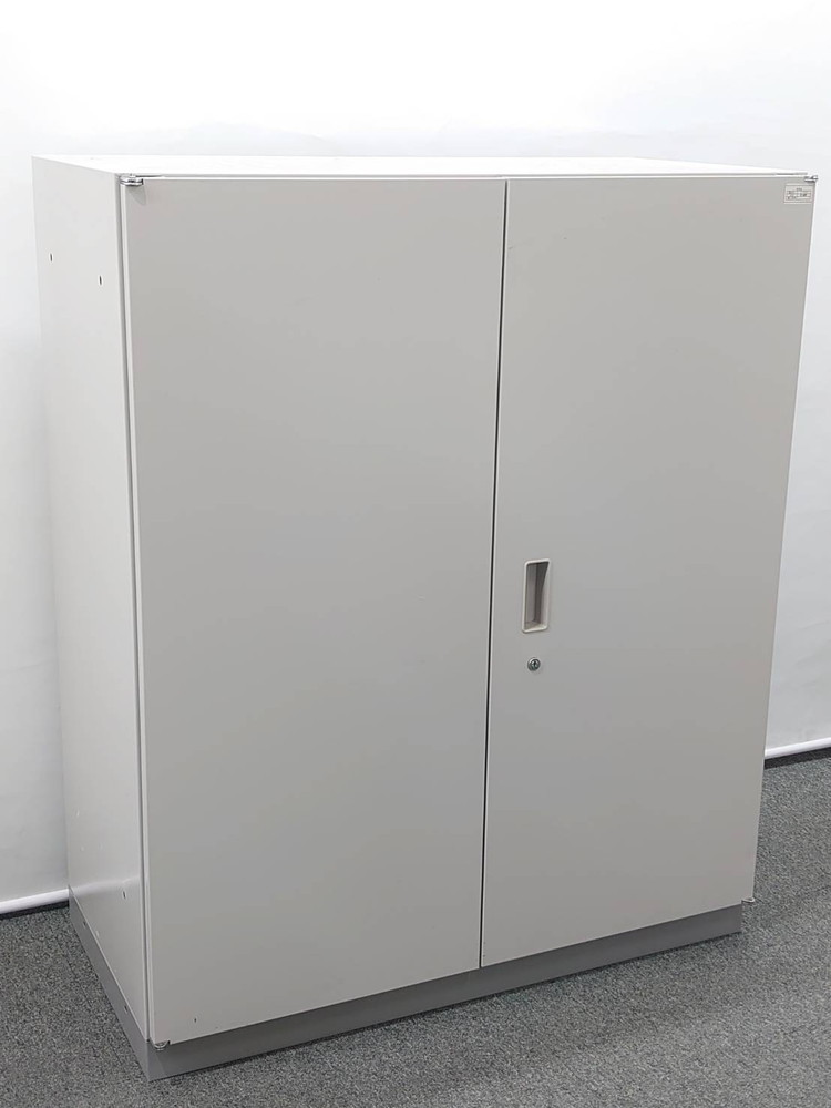 イトーキ シンライン キャビネット CDキャビネット 鍵付きCDキャビネット 鍵付き 両開き扉 5段 W900 中古オフィス家具