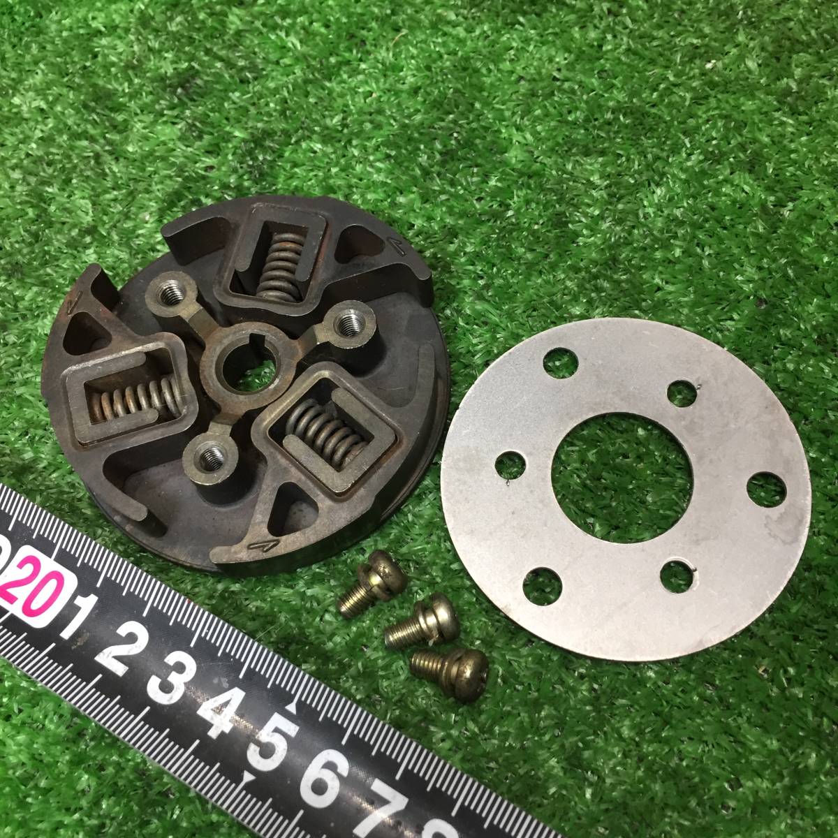 ロビン 遠心クラッチ NB04 EC04 オールドエンジン 刈払機 Robin ロビン 遠心クラッチ NB04 EC04 オールドエンジン 刈払機 Robin