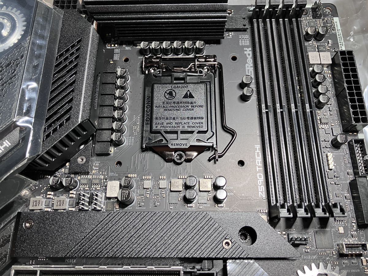 ASRock Z590 Taichi LGA1200 マザーボード ATX Intel 第10世代 第11世代 ボードとバックパネル_画像6