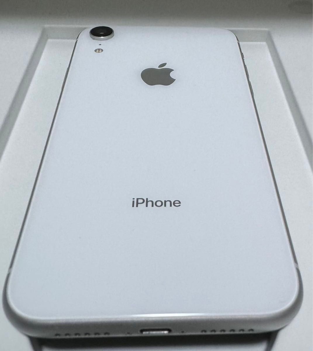 通販販売が好調 【値下】iPhone XR White 64 GB SIMフリー 即購入OK