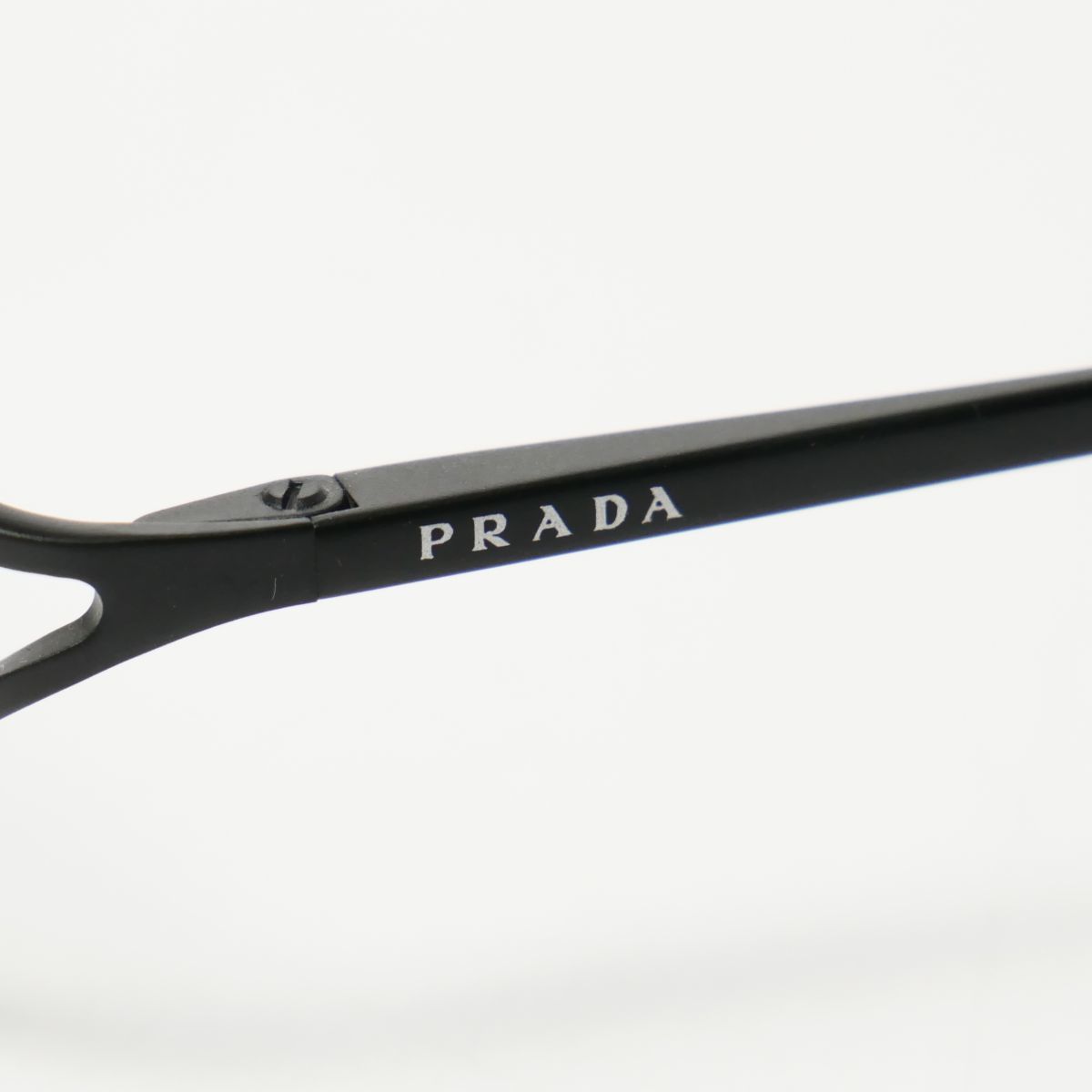 MF7062▽未使用 イタリア製 PRADA プラダ*VPR54H*メタルフレーム*メガネ*眼鏡フレーム/黒/ブラック 54□17-135_画像3