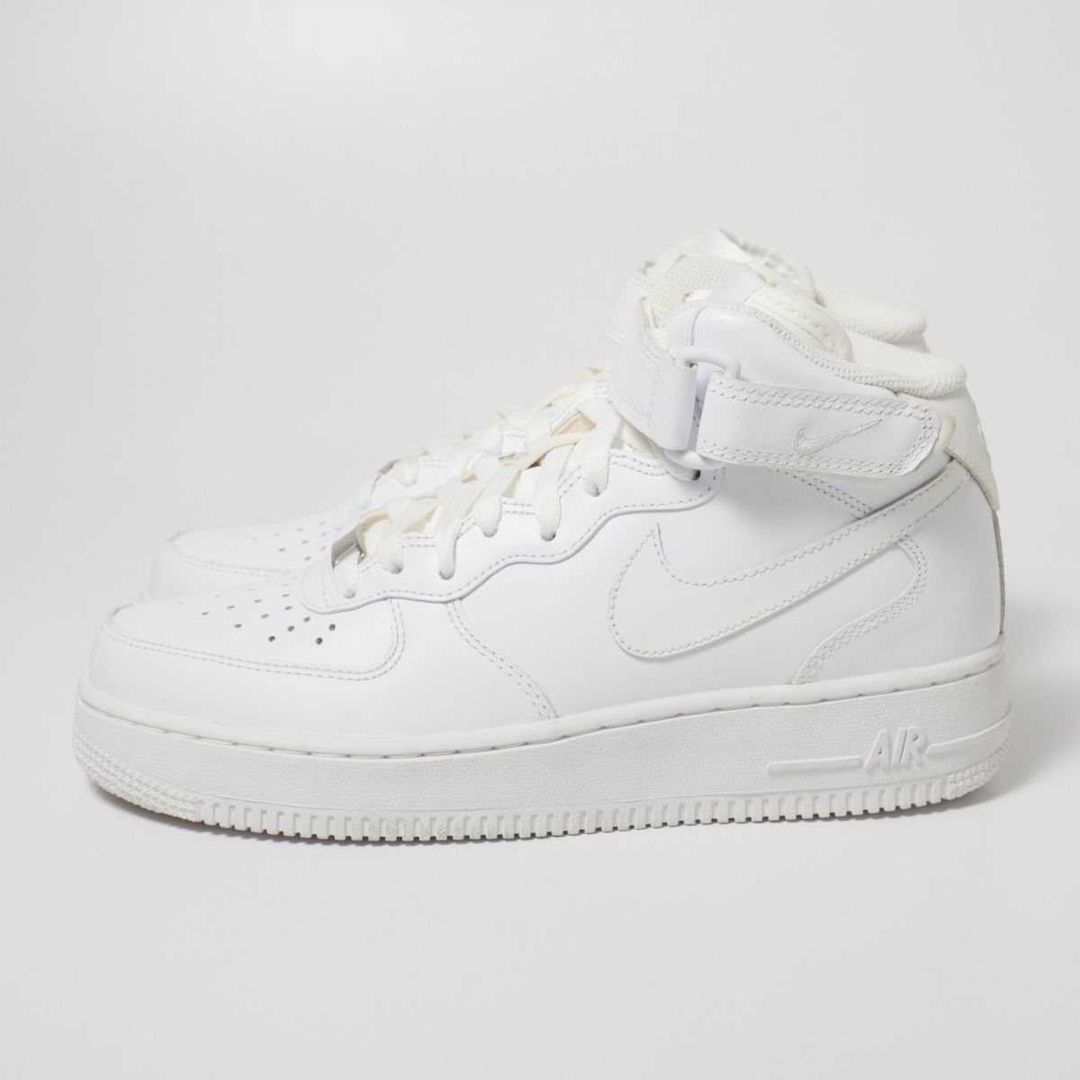 TG9412▽定価1.6万円 NIKE ナイキ エア フォース 1 ‘07 MID/Air Force 1 '07 Mid 24cm (US 6)　ミッド スニーカー シューズ ホワイト 靴_画像2