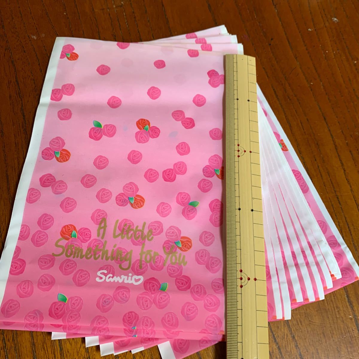 サンリオ ピンク バラ、ビニール袋20枚23.5×15.5cmクッキーキャンディ袋、プレゼントラッピング袋、_画像1