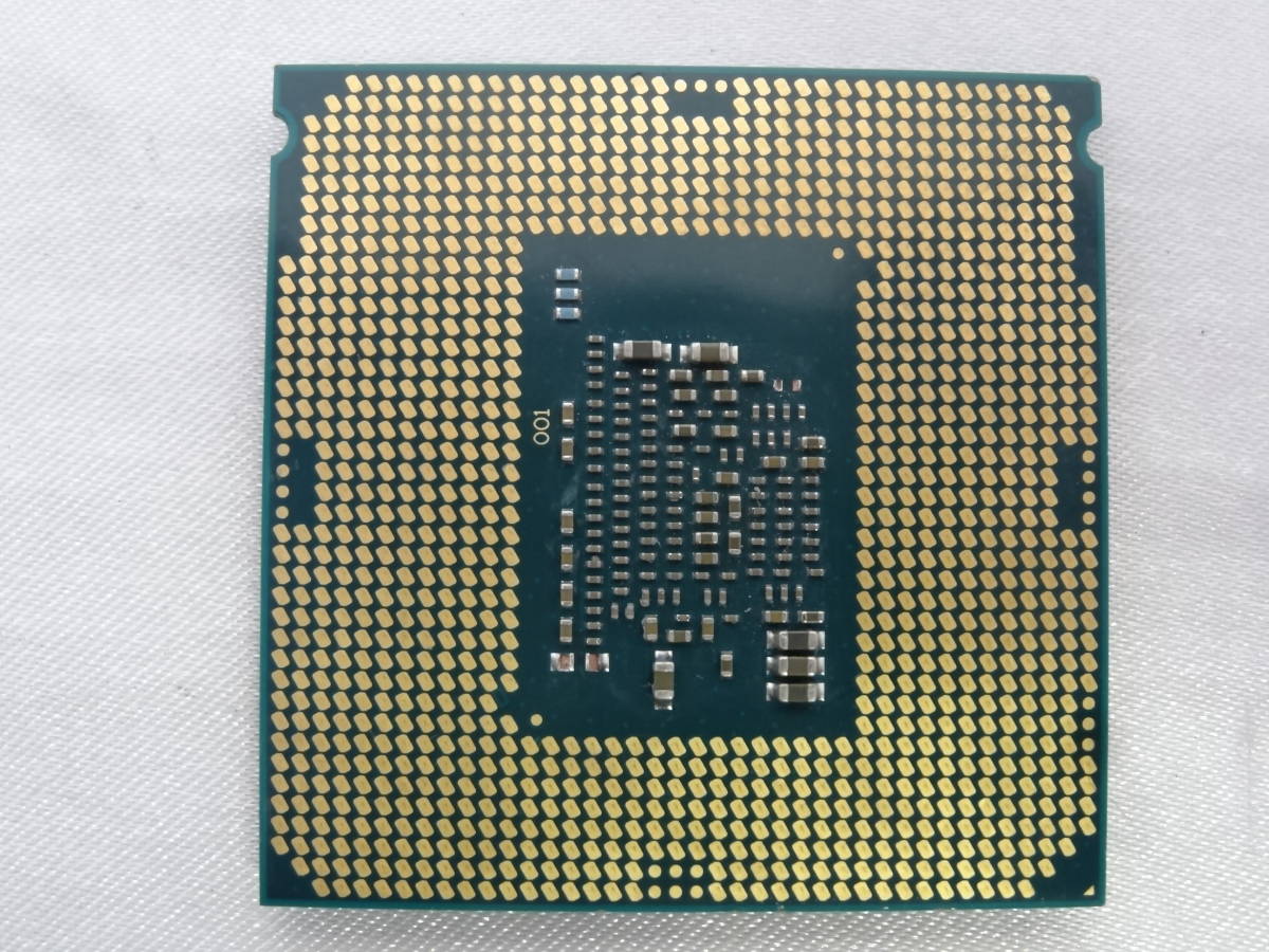 ★Intel / CPU Core i3-6100 3.70GHz 起動確認済★ジャンク！！_表面に傷あり