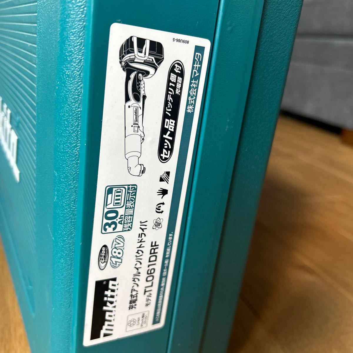 makita マキタ　充電式アングルインパクトドライバ　TL061D 純正バッテリー付属　BL1860B ケース付き　未使用品_画像10