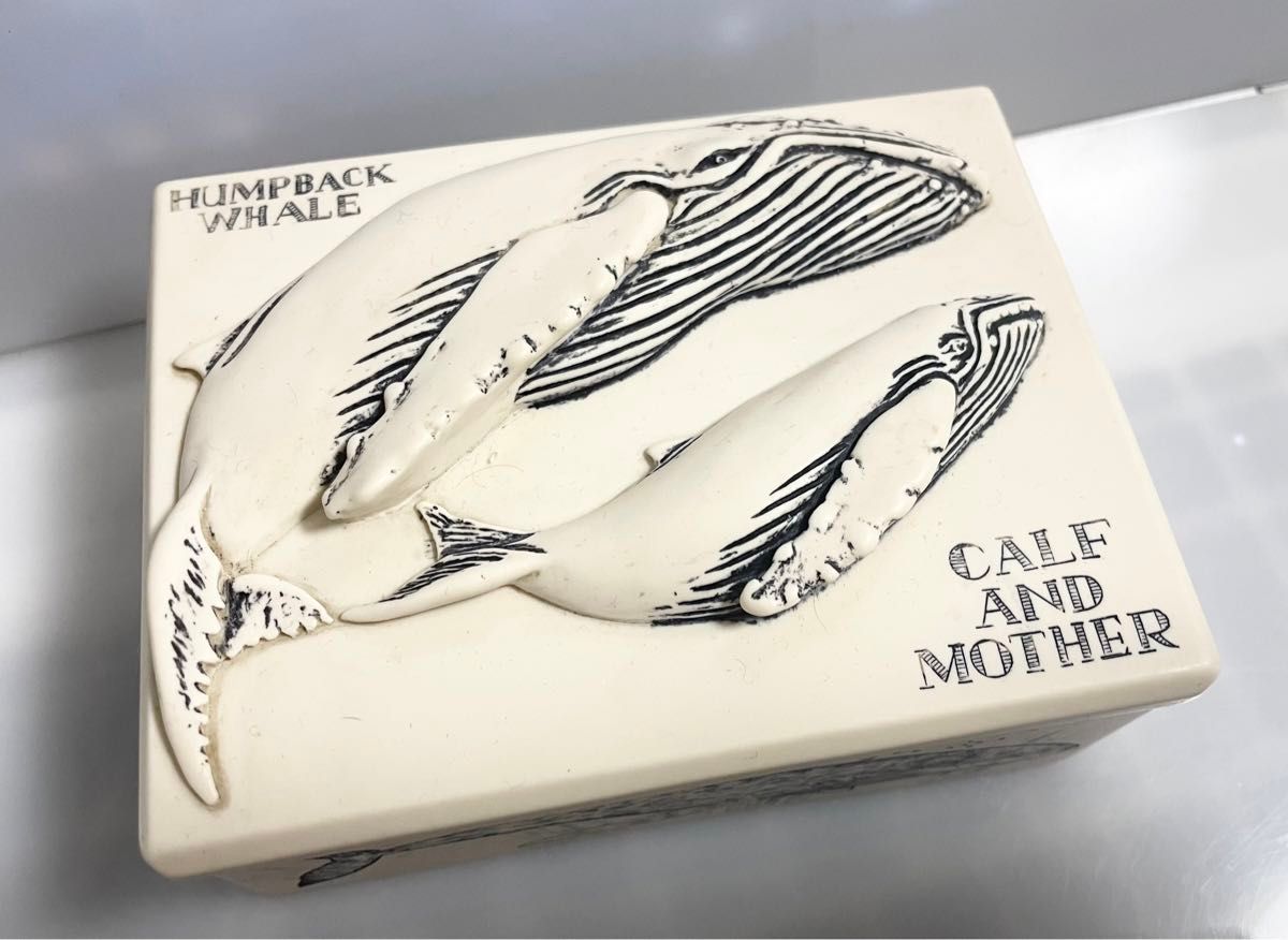 アンティーク クジラ 親子　卓上収納　小物入れ ケース 小箱 陶器 彫刻　ジュエリーボックス　インテリア　ヴィンテージ