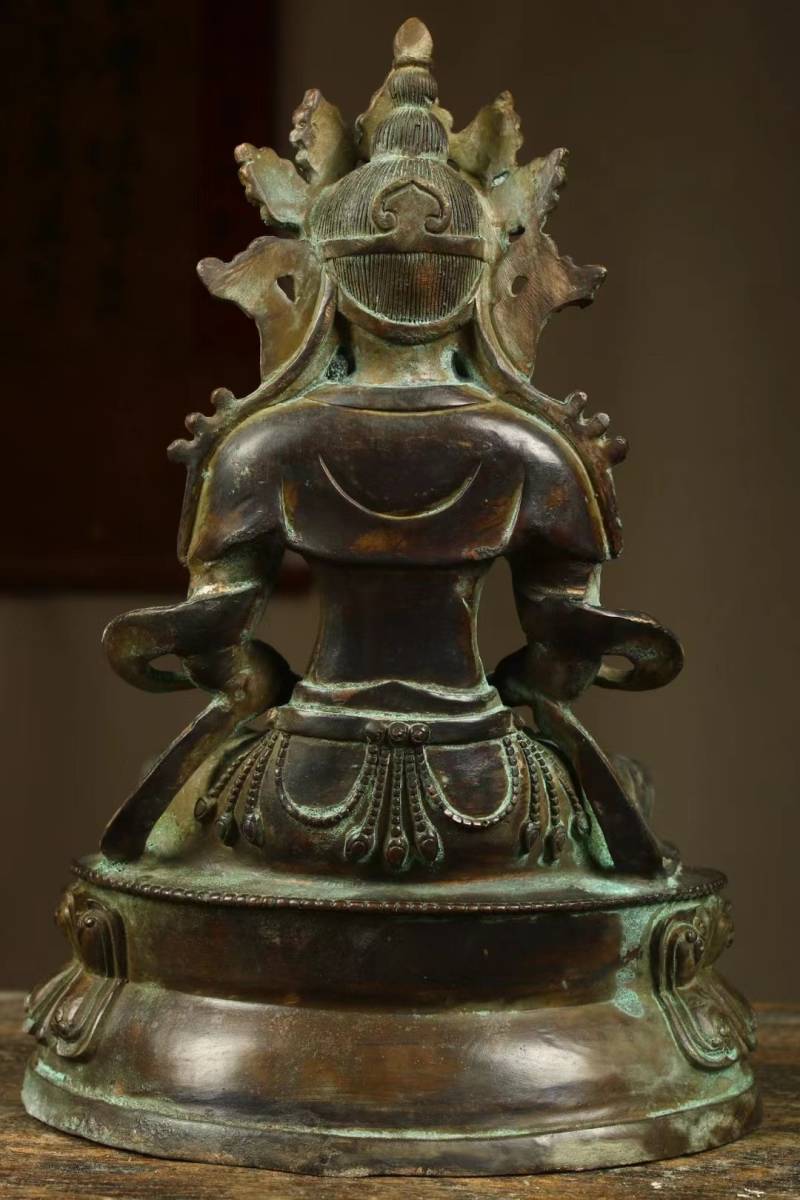清時代 ・ 銅器 佛像 收藏 【西藏 銅や金で長寿の仏像を作る】中国古美術品 珍品 旧蔵 賞品 置物 時代物 _画像5