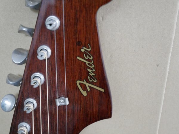 14 Fender MALIBU NAT エレキギター ソフトケース付_画像4