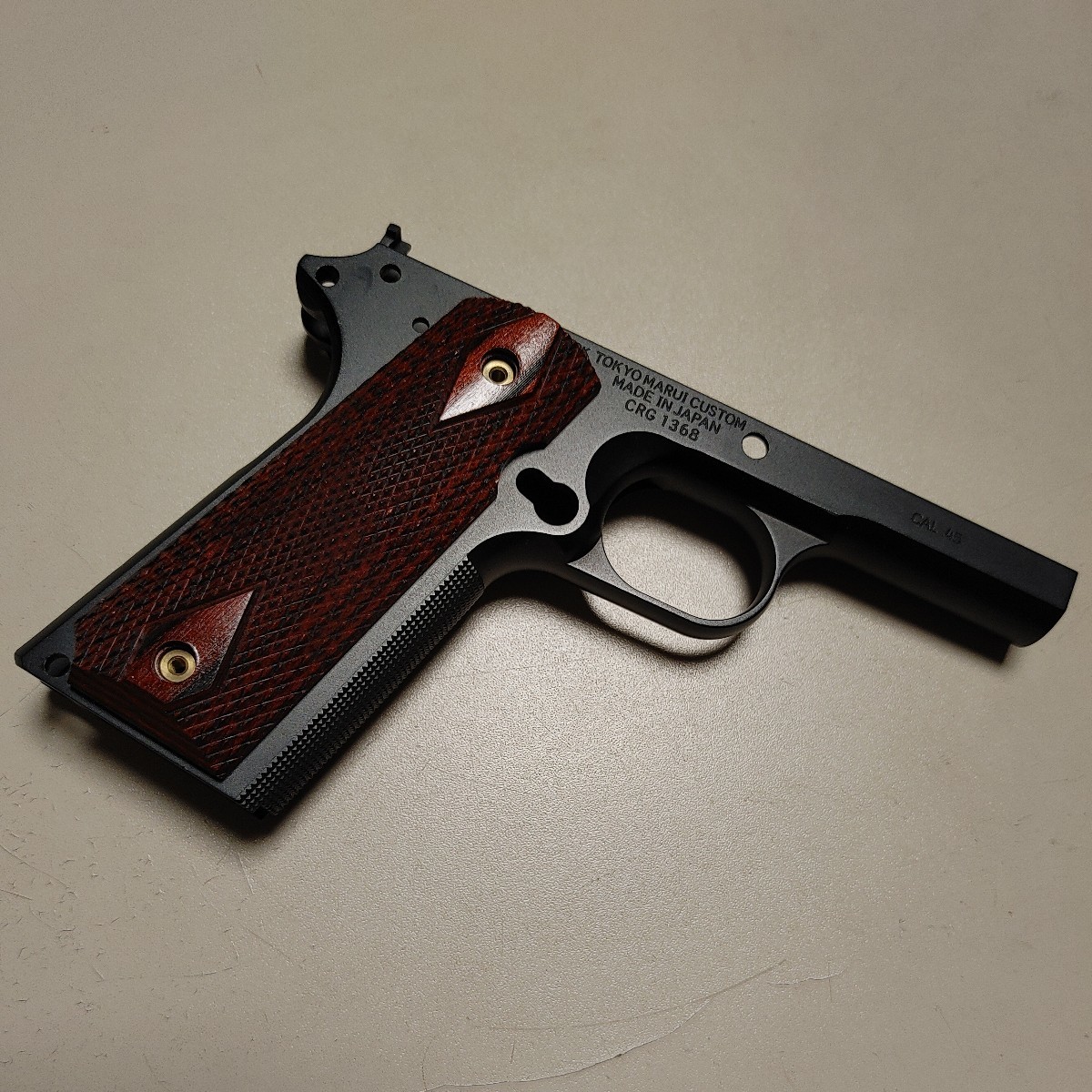 1911 ガバメント ダイヤチェッカー 木製グリップ ガスガン エアガン モデルガン_画像2