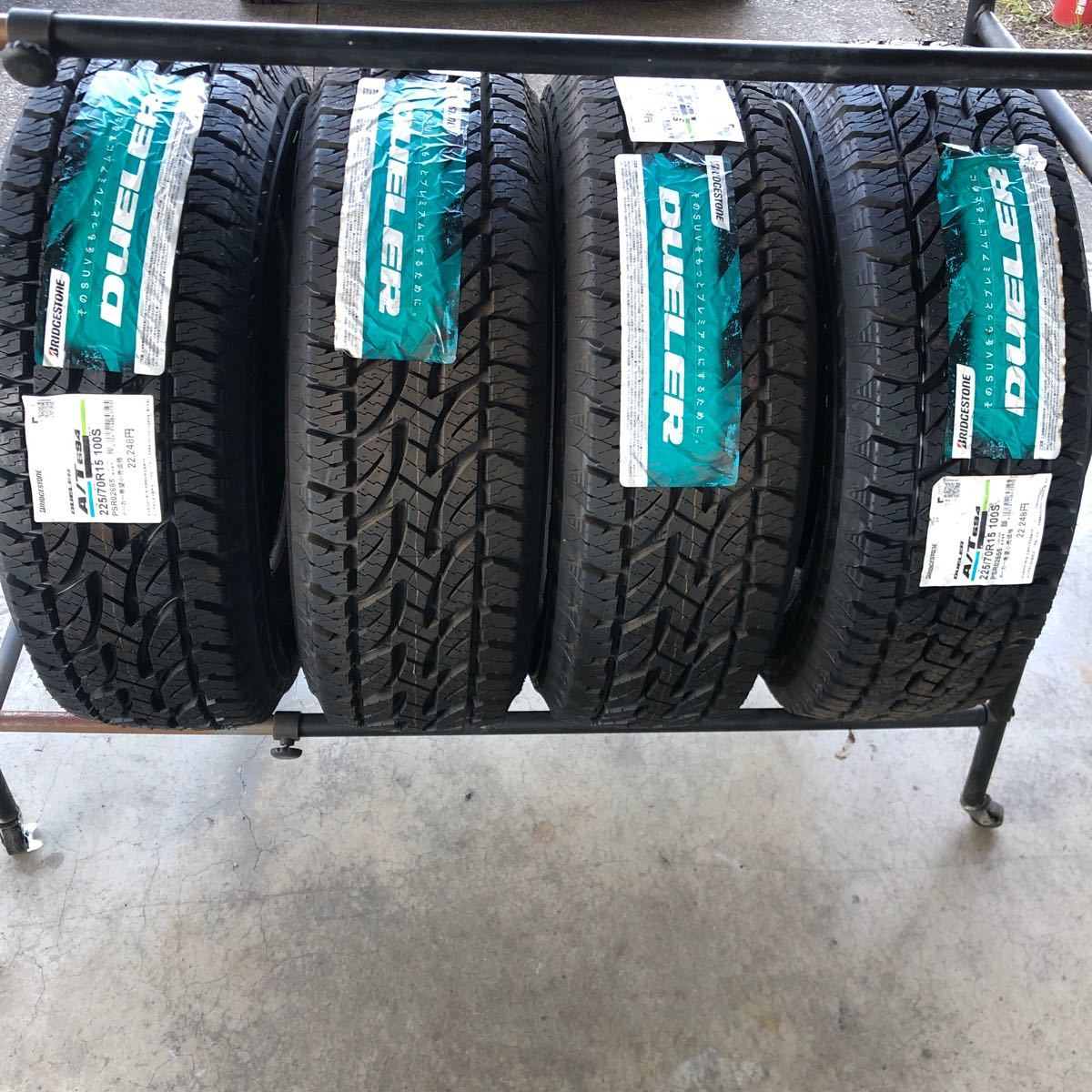 ブリヂストンBRIDGESTONE 未使用品　DUELER A/T694 225/70R15 100S PSR02665 2017年製　４本SET 保管品_画像1